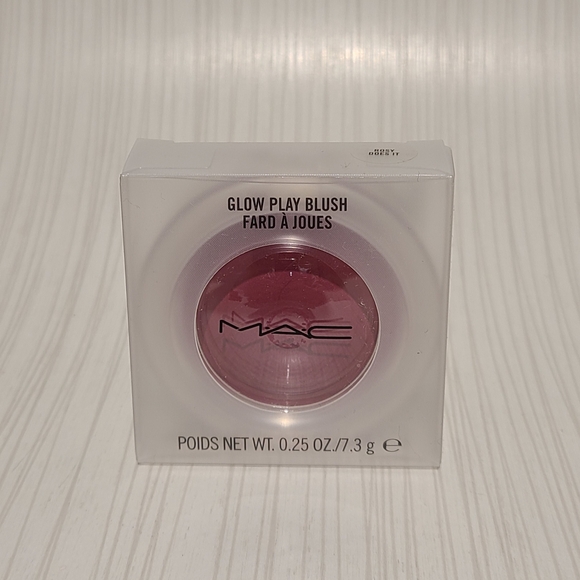 MAC Glow Play Blush 0.25 Ounce Rosy Does It New - Picture 2 of 3